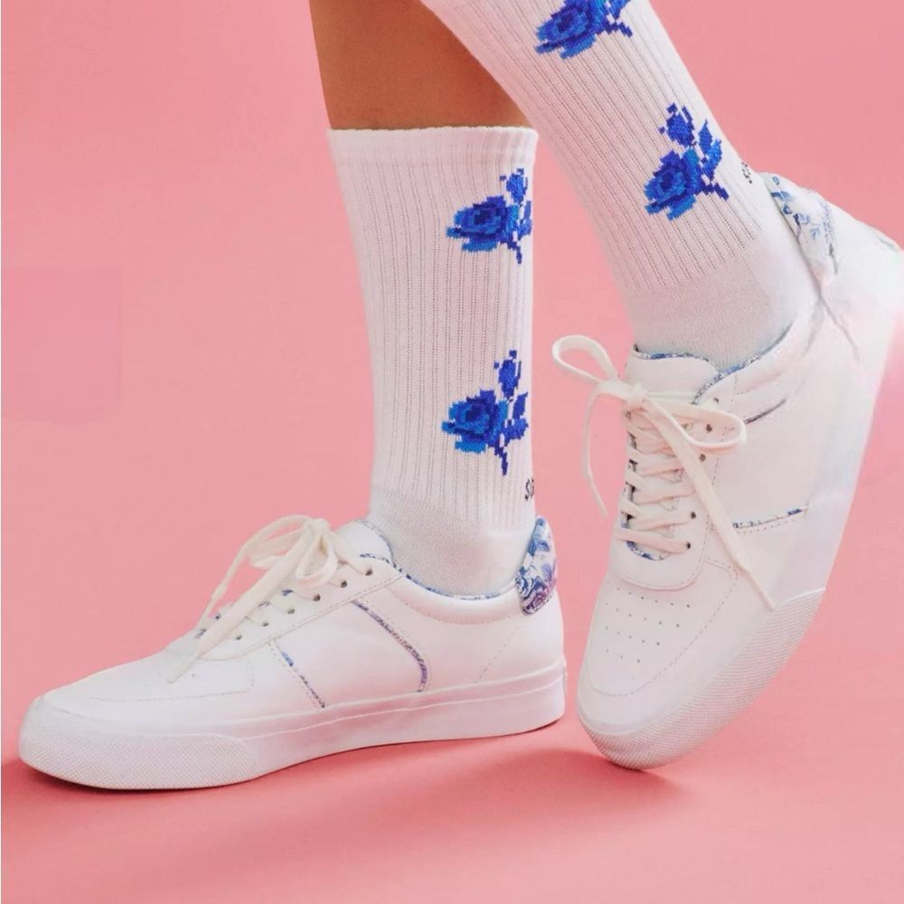 Reformation Harlow white leather blue floral sneakers size 8